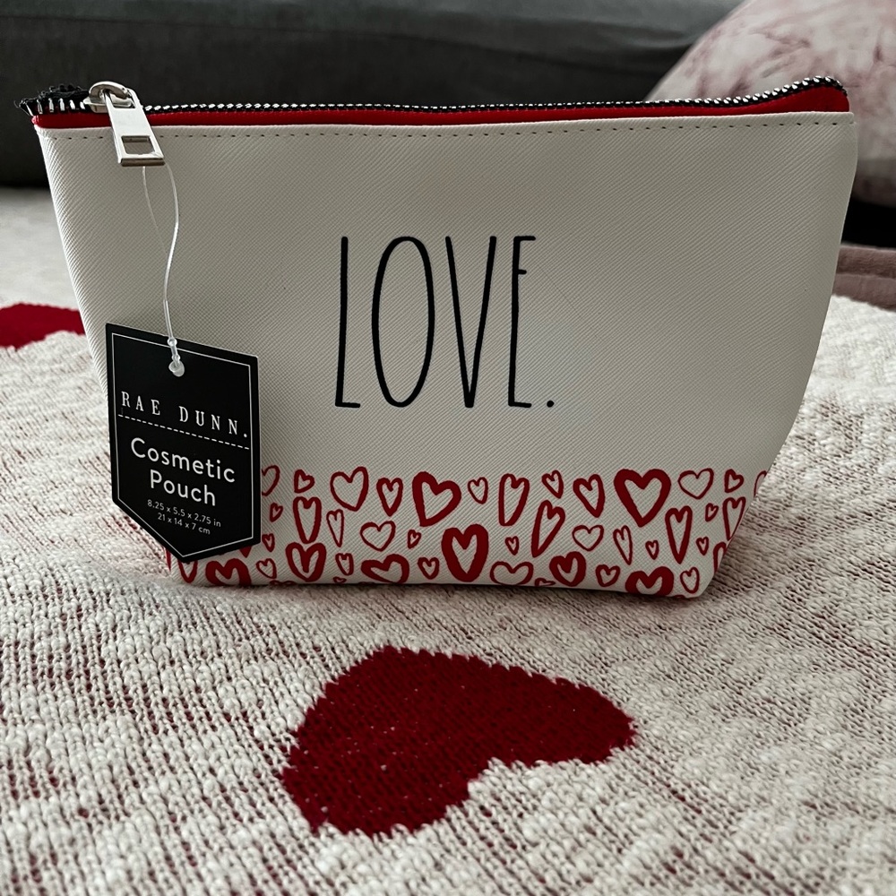 ♥️ RAE DUNN ‘LOVE’ COSMETIC CASE ♥️